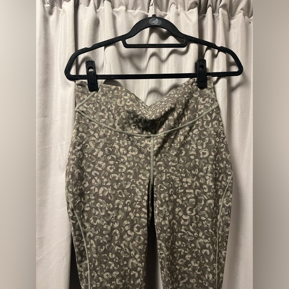 Lululemon Base Pace High-Rise Tight 28" Size 10 - Picture 6 of 11